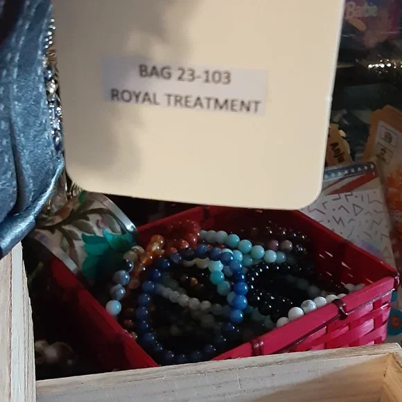 MARY FRANCES ROYAL TREATMENT HANDBAG - Picture 3 of 6